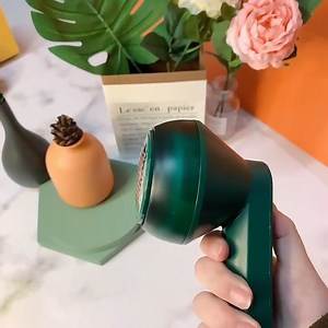 High-Performance Rechargeable Lint Remover Maxum